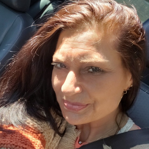 Meet your Posher, Brandy - Picture 1 of 1